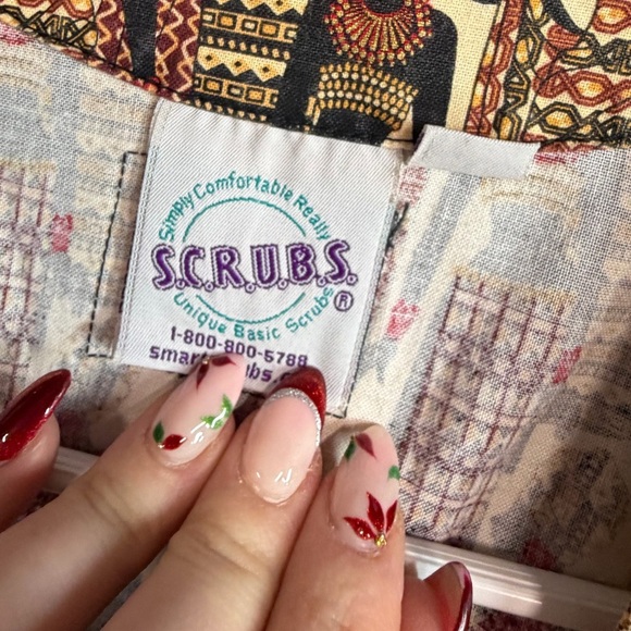 Scrubs Ethnic Print Long Sleeve Scrub Top - Picture 3 of 7